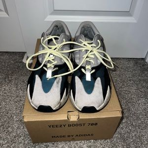 YEEZY BOOST 700 WAVE RUNNER